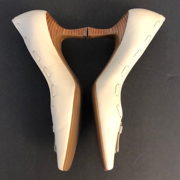 Etienne Aigner E-ORAH Tassel Pumps Cream SZ 9M - Picture 2 of 6